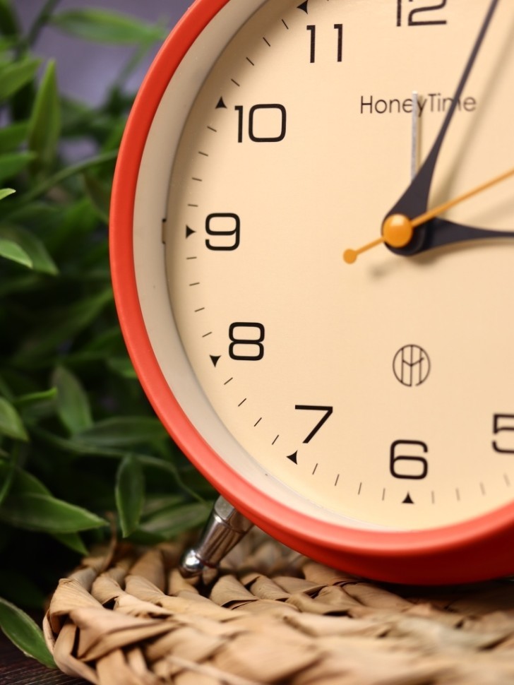 Часы-будильник «Honey time», red