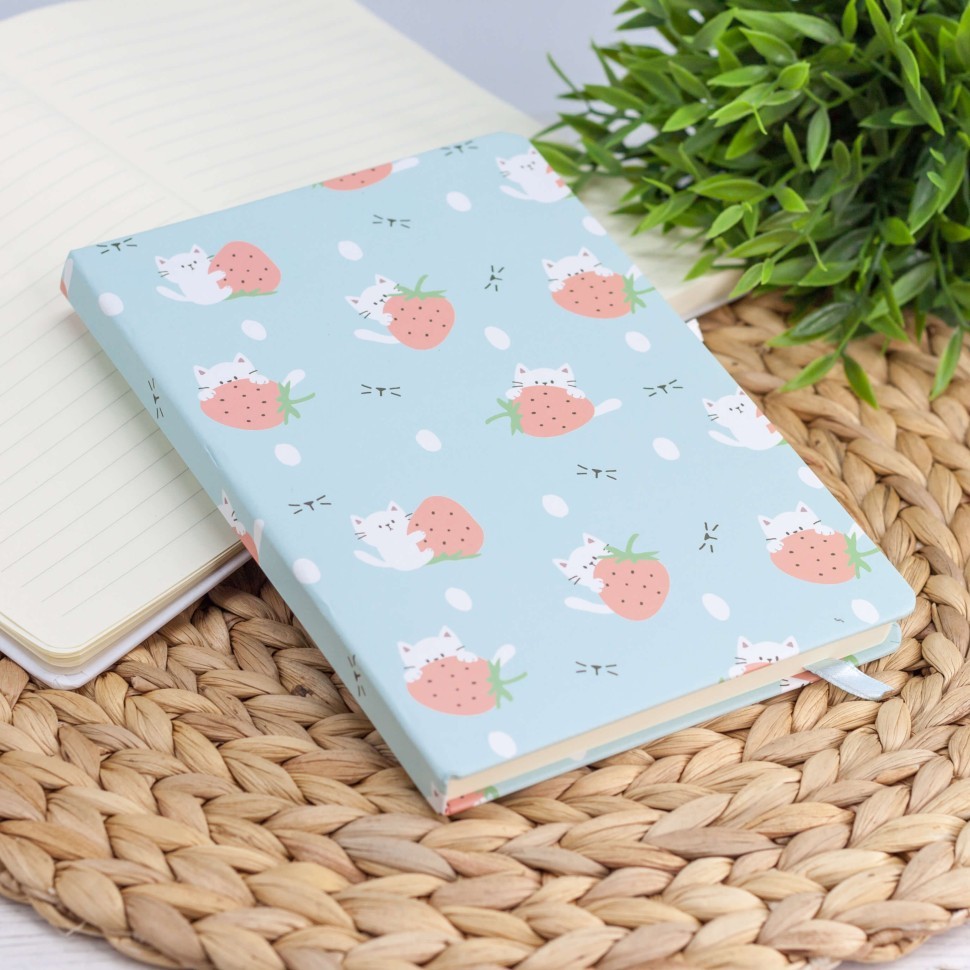 Блокнот (A5) "Much strawberry cat", green (14.5*21)