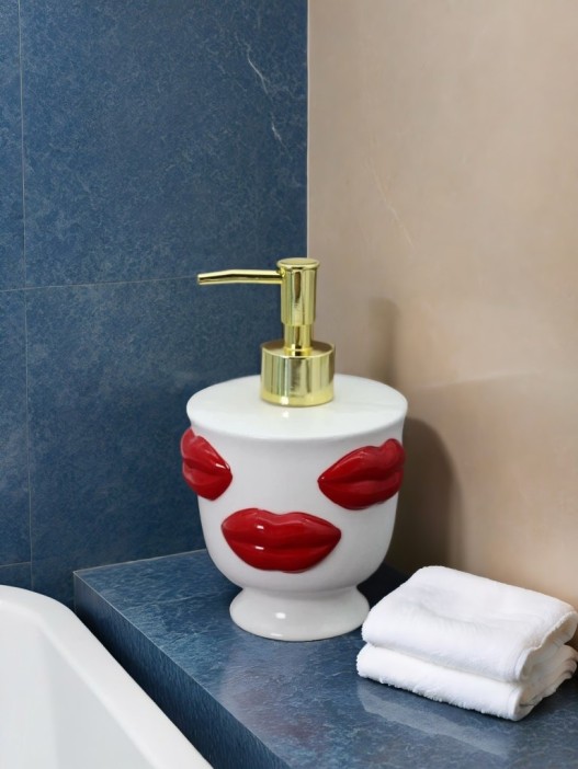 Дозатор для жидкого мыла iLikeGift "Чувственные губы", 400мл 