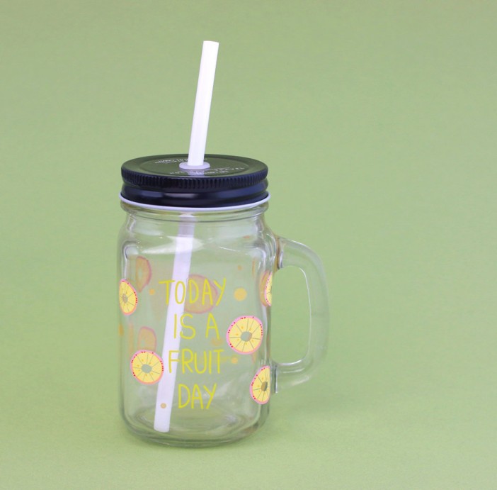 Кружка банка для напитков с трубочкой Грейпфрут (чёрная крышка) 