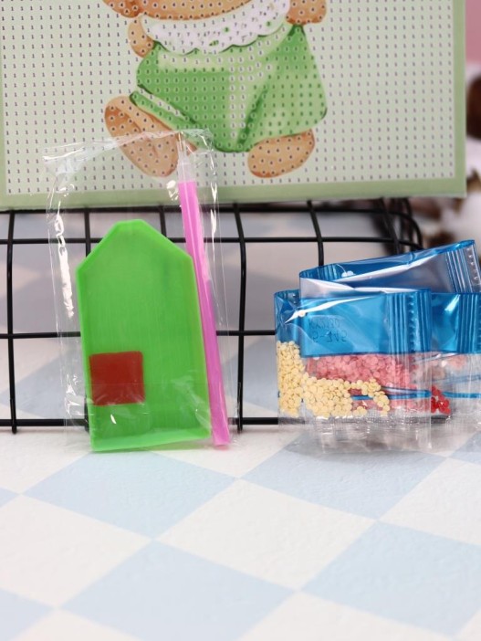 Алмазная мозаика на подрамнике Draw Me! «Beautiful bear», (20*20 см) 