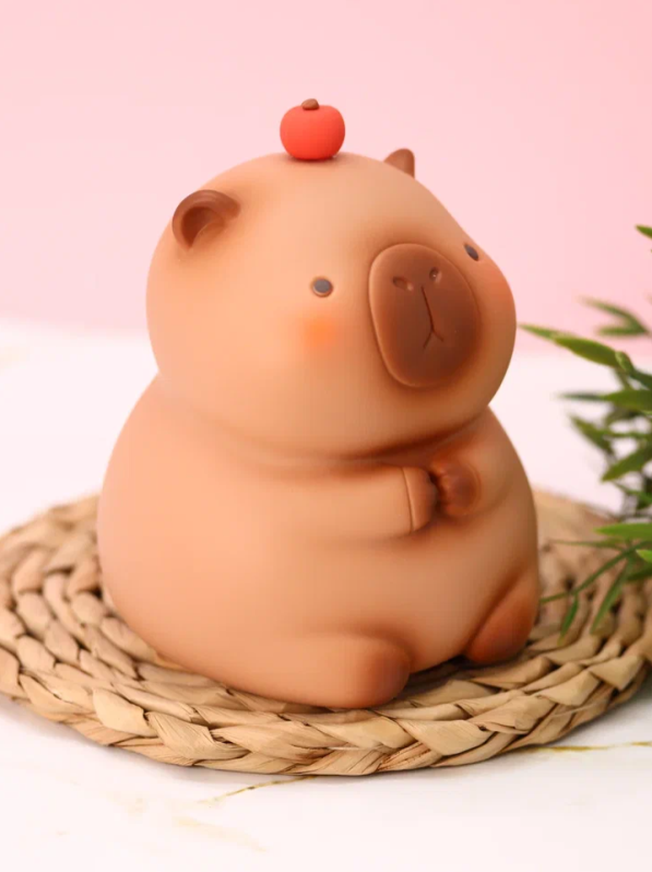 Копилка "Capybara with apple", 15 см