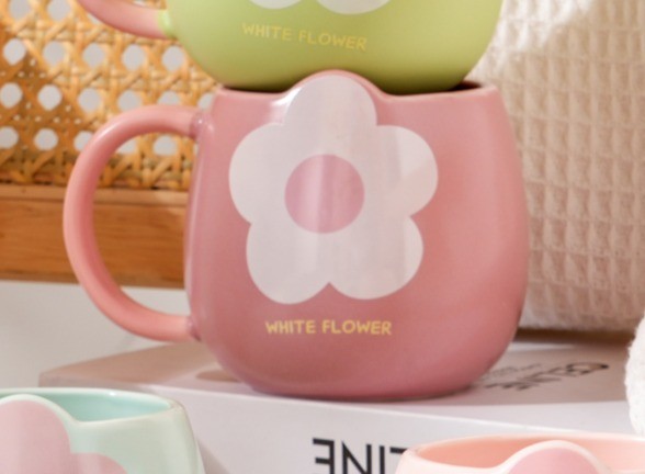 Кружка керамическая «White flower one», red (350 мл) 