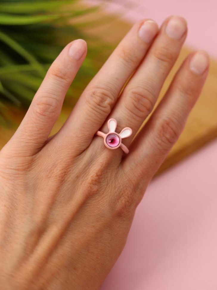 Кольцо акриловое GIRLY "Розовый заяц", розовое (d=1,7 см)