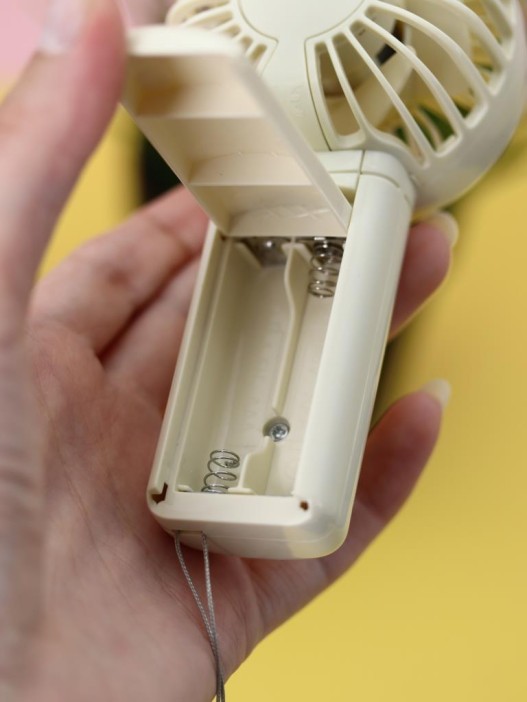 Портативный ручной вентилятор iLikeGift «Sweet wind», white 