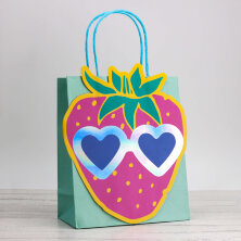 Пакет подарочный (S) "Eyes heart strawberry", green (21*25.5*10)