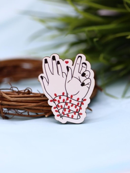Значок ECO из дерева LOL LAB &quot;Сердце в руках&quot; 