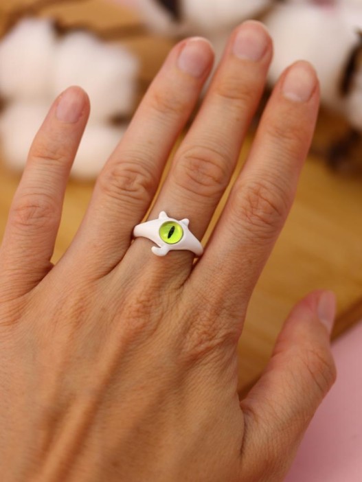 Кольцо акриловое GIRLY &quot;Green eye&quot;, white (d=1,7 см) 