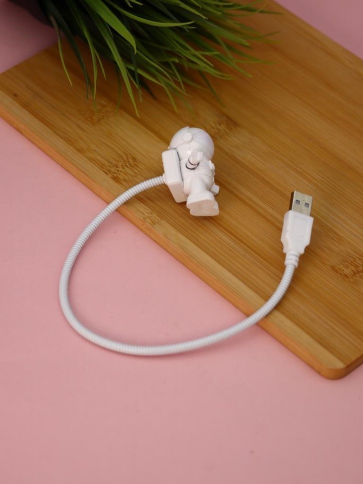 Ночник "Светящийся астронавт" (3,2*4,5*5,6 см), USB