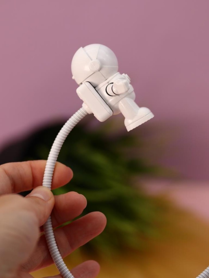 Ночник "Светящийся астронавт" (3,2*4,5*5,6 см), USB