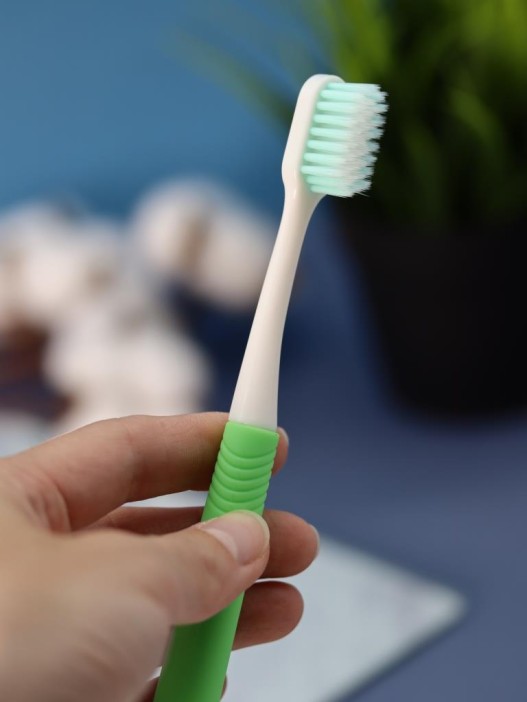 Зубная щётка для взрослых iLikeGift &quot;Kiss the frog&quot;, green (21 см) 