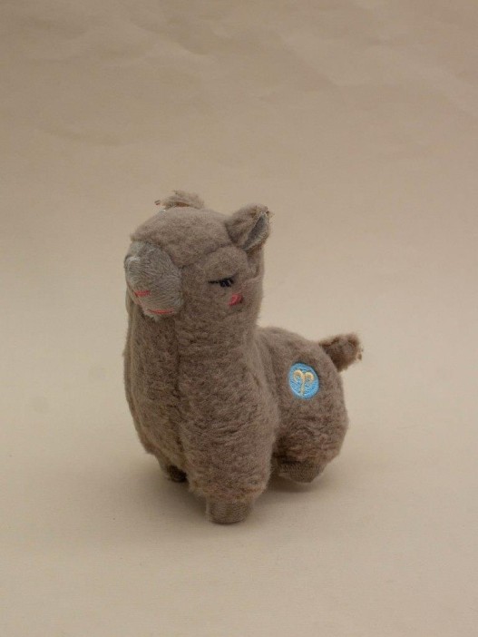 Плюшевый брелок "Пушистая лама", коричневый (12 см) 