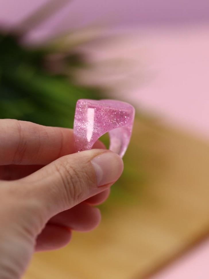 Кольцо акриловое GIRLY "Розовое сердце", розовое (d=1,7 см)