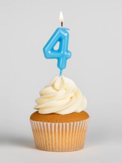 Свеча для торта "Azure glow" цифра 4, (6 см)