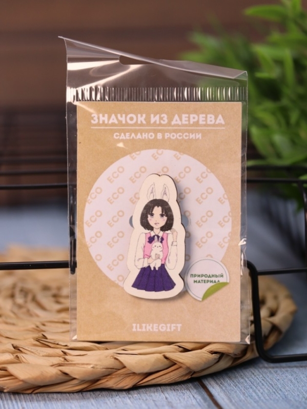 Значок ЭКО из дерева Аниме "Влюбленная девушка зайка"
