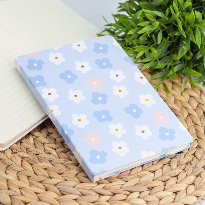 Блокнот (A5) &quot;Flowers and leaves&quot;, blue (14.5*21) 