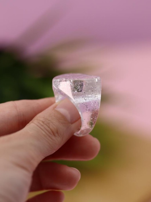 Кольцо акриловое GIRLY "Белое сердце", белое (d=1,7 см) 