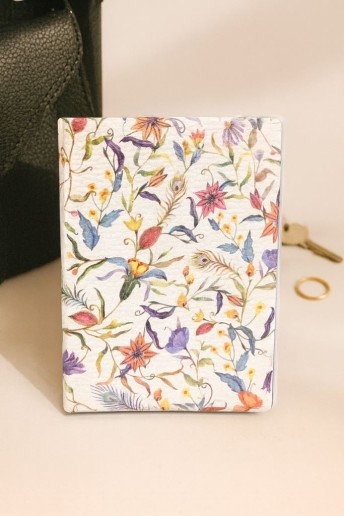 ОБЛОЖКА ДЛЯ ПАСПОРТА из искусственной кожи "Colorful flowers", плотность 800 мкм