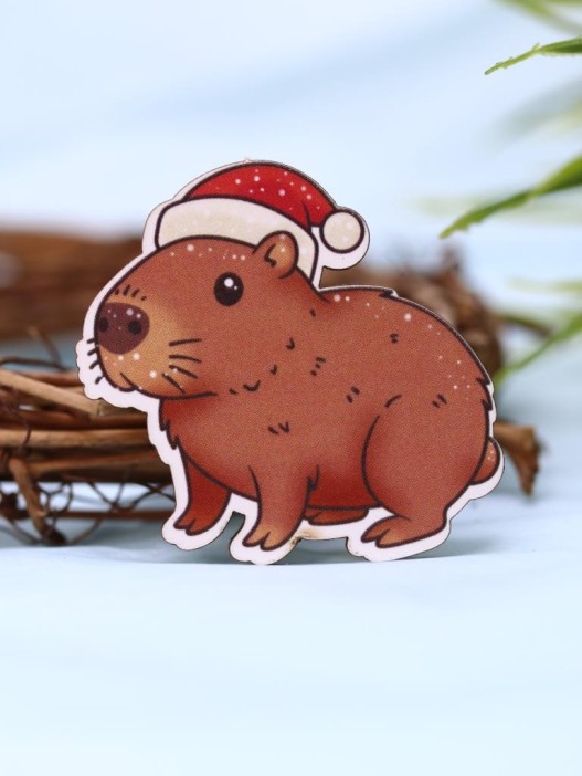 Значок ECO из дерева &quot;Новогодняя капибара&quot; 