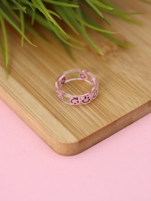 Кольцо акриловое GIRLY "Розовая улыбка", белое (d=1,7 см) 
