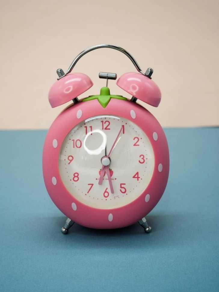 Часы-будильник «Strawberry», pink