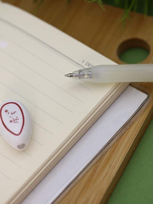 Светящаяся ручка с невидимыми чернилами &quot;Swimming capybara&quot;, white 