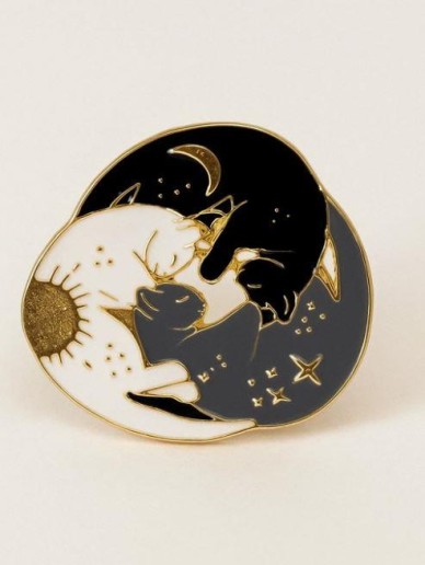 Значок металлический iLikeGift "Three cats"