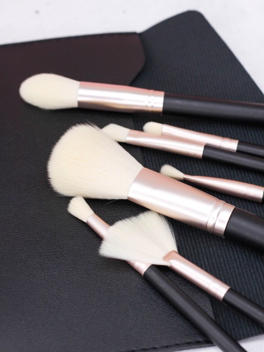 Набор кистей для макияжа &quot;Classic&quot;, 7 кистей, black 