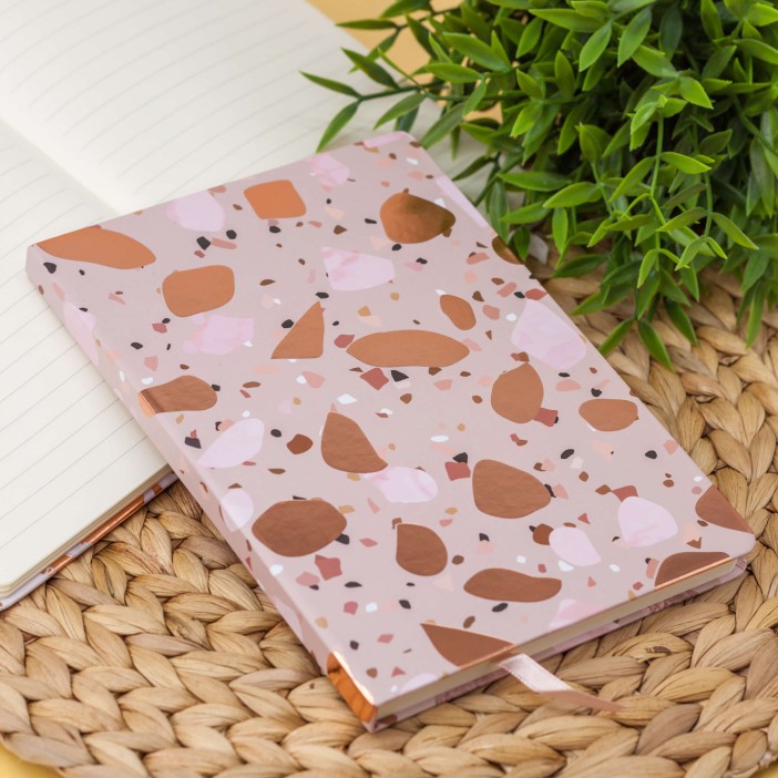 Блокнот (A5) «Abstraction many points», (14.5*21) 