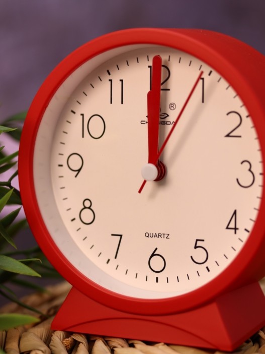 Часы-будильник «Morning mood», red (11,2х10,5 см) 