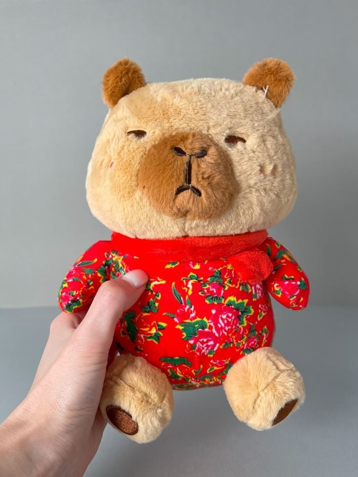 Мягкая игрушка (3+) "Капибара", красная, 21 см