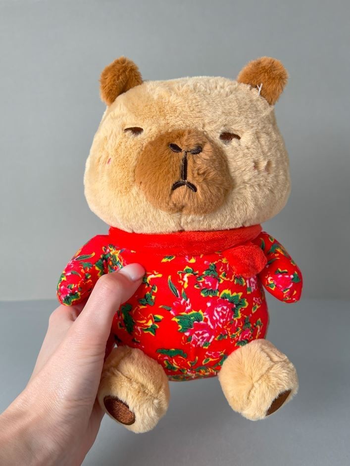 Мягкая игрушка (3+) "Капибара", красная, 21 см