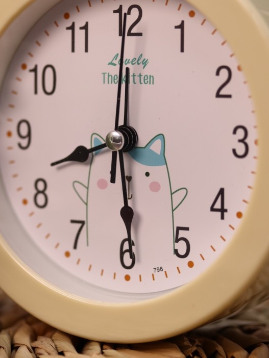 Часы-будильник «Morning dog», white (12,5х12,5 см) 