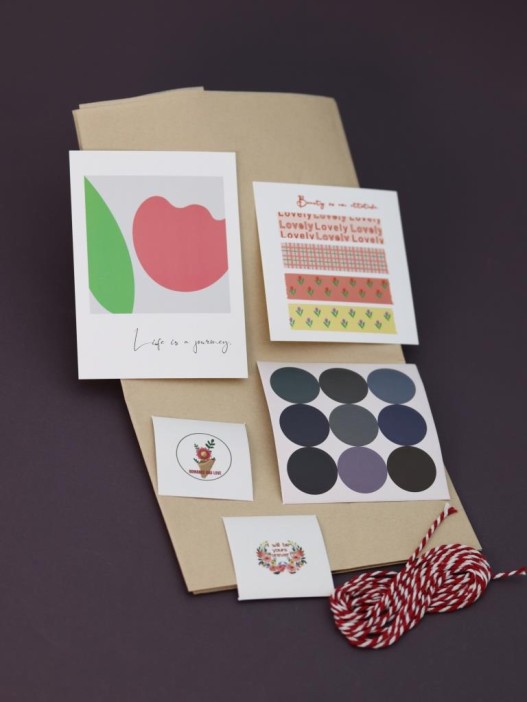 Упаковочный набор для подарков (2 листа+лента+открытка+5 наклеек) &quot;Red thread&quot;, 50x70 см 