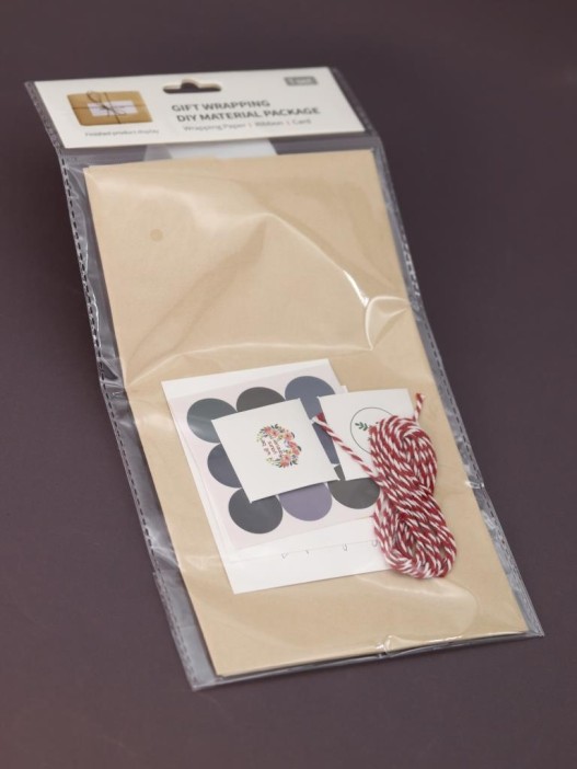 Упаковочный набор для подарков (2 листа+лента+открытка+5 наклеек) &quot;Red thread&quot;, 50x70 см 