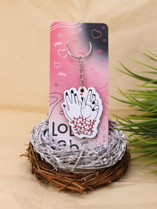 Брелок ECO из дерева LOL LAB &quot;Сердце в руках&quot; 