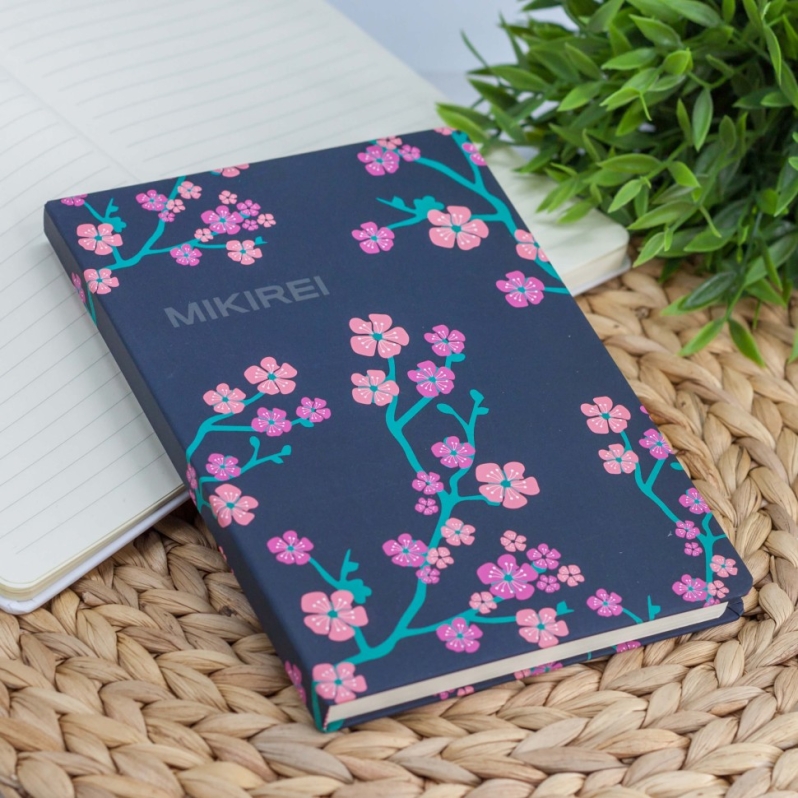 Блокнот (A5) "Many small flowers", black (14.5*21)