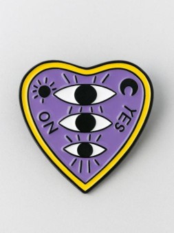 Значок металлический iLikeGift "Magic Heart"