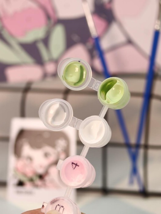 Картина по номерам на подрамнике Draw Me! «Girl with flowers», (20*20 см) 