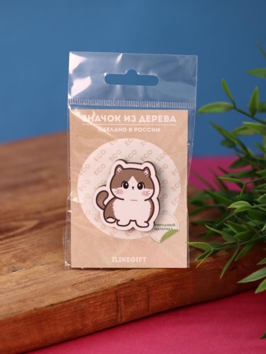 Значок ECO из дерева Adorable cat 