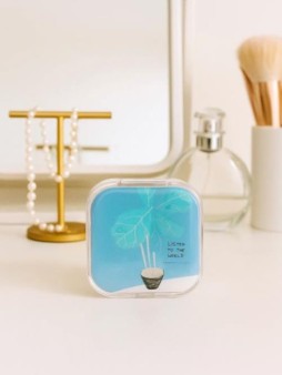 Контейнер для линз "Listen to the world" (2)