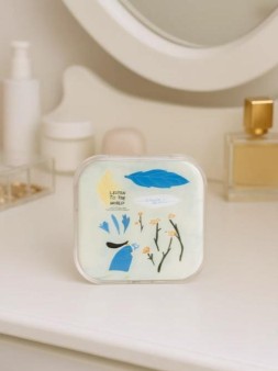 Контейнер для линз "Listen to the world" (3)