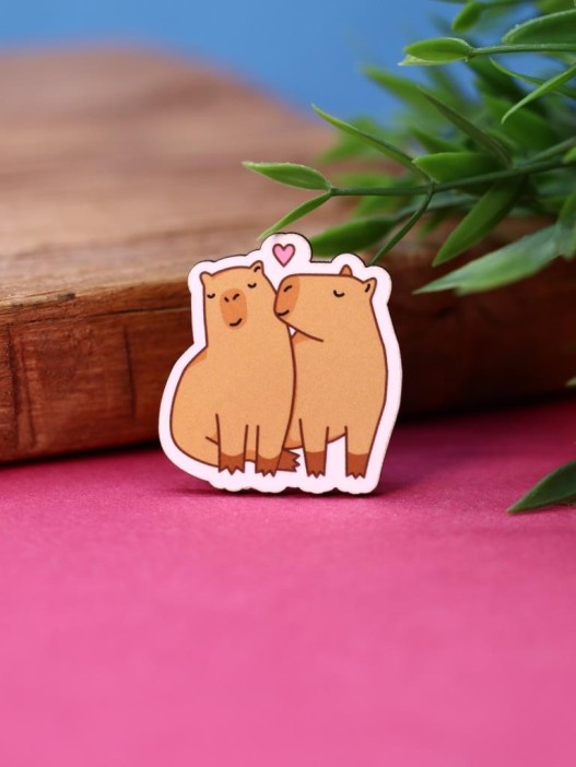 Значок ECO из дерева Capybara in love 