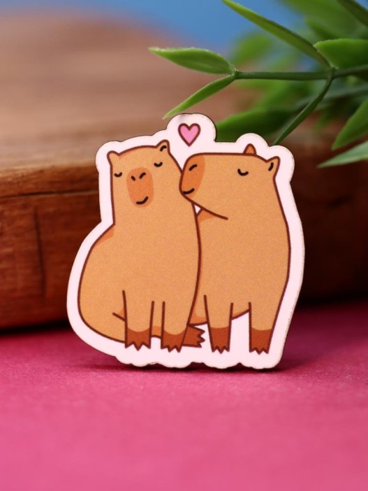 Значок ECO из дерева Capybara in love 