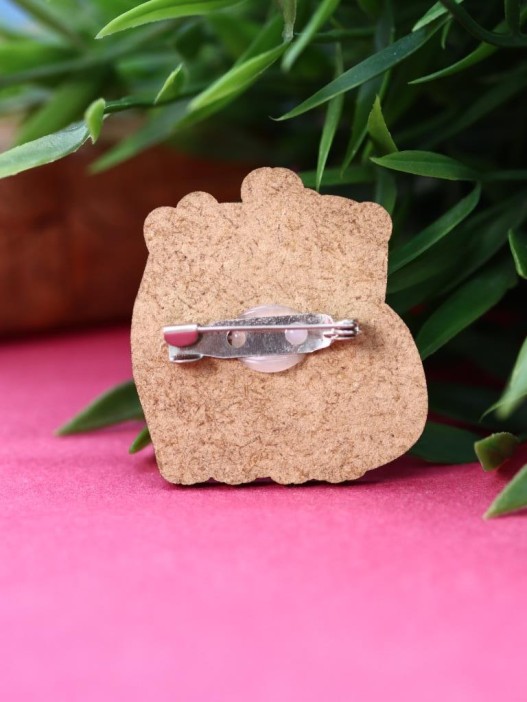 Значок ECO из дерева Capybara in love 