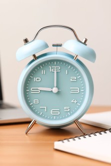 Часы-будильник "Numeral white", green
