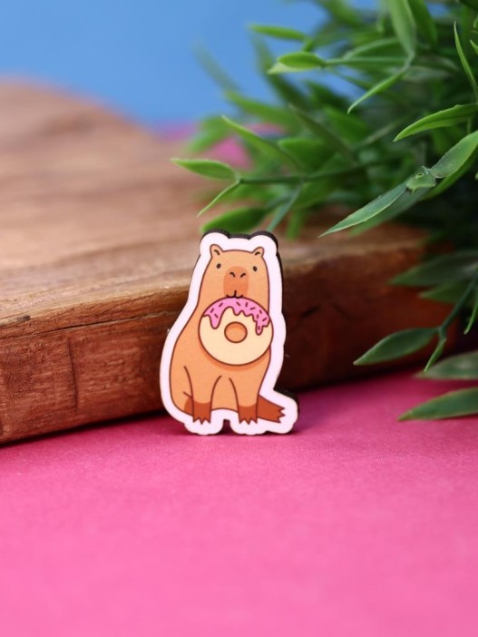 Значок ECO из дерева Capybara donut 