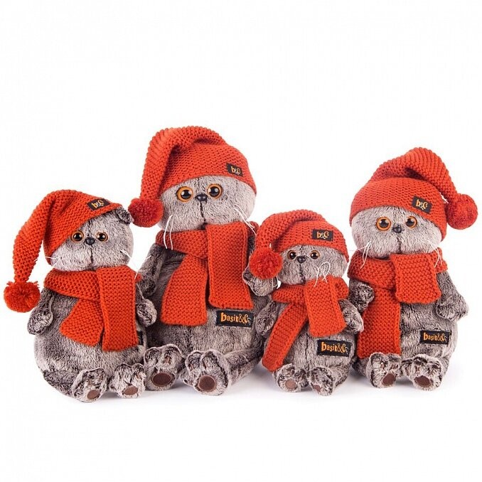 Мягкая игрушка "Басик в вязаной шапке и шарфе" (22 см) 