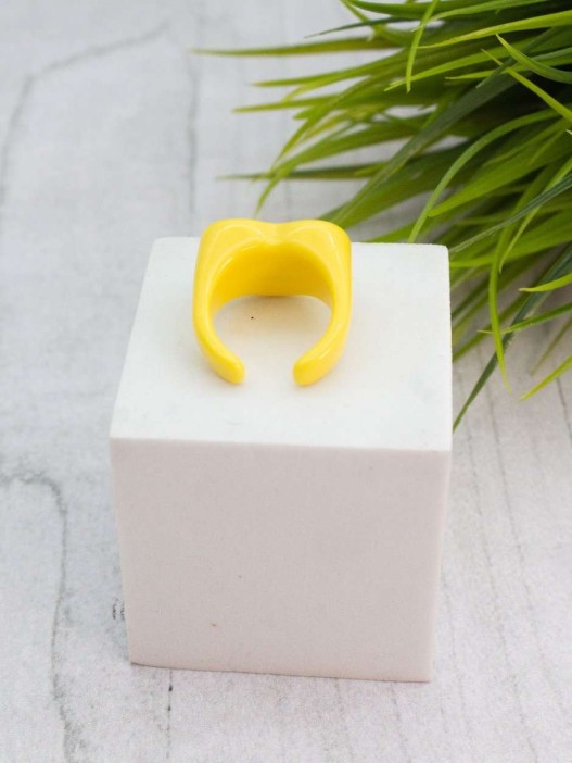 Кольцо акриловое GIRLY "Лапка в сердце", желтое (d=1,7 см) 