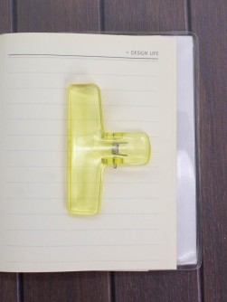 Зажим канцелярский "Transparent", yellow (7.6*6.3 см)